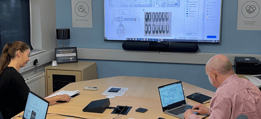 克里斯·劉易斯董事會