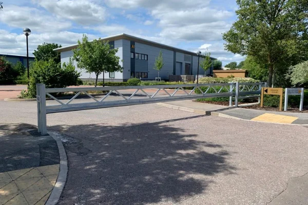 Commercial gates Commercial gates