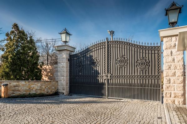 Residential metal gate